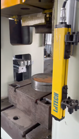 1754273643172 1754273643172